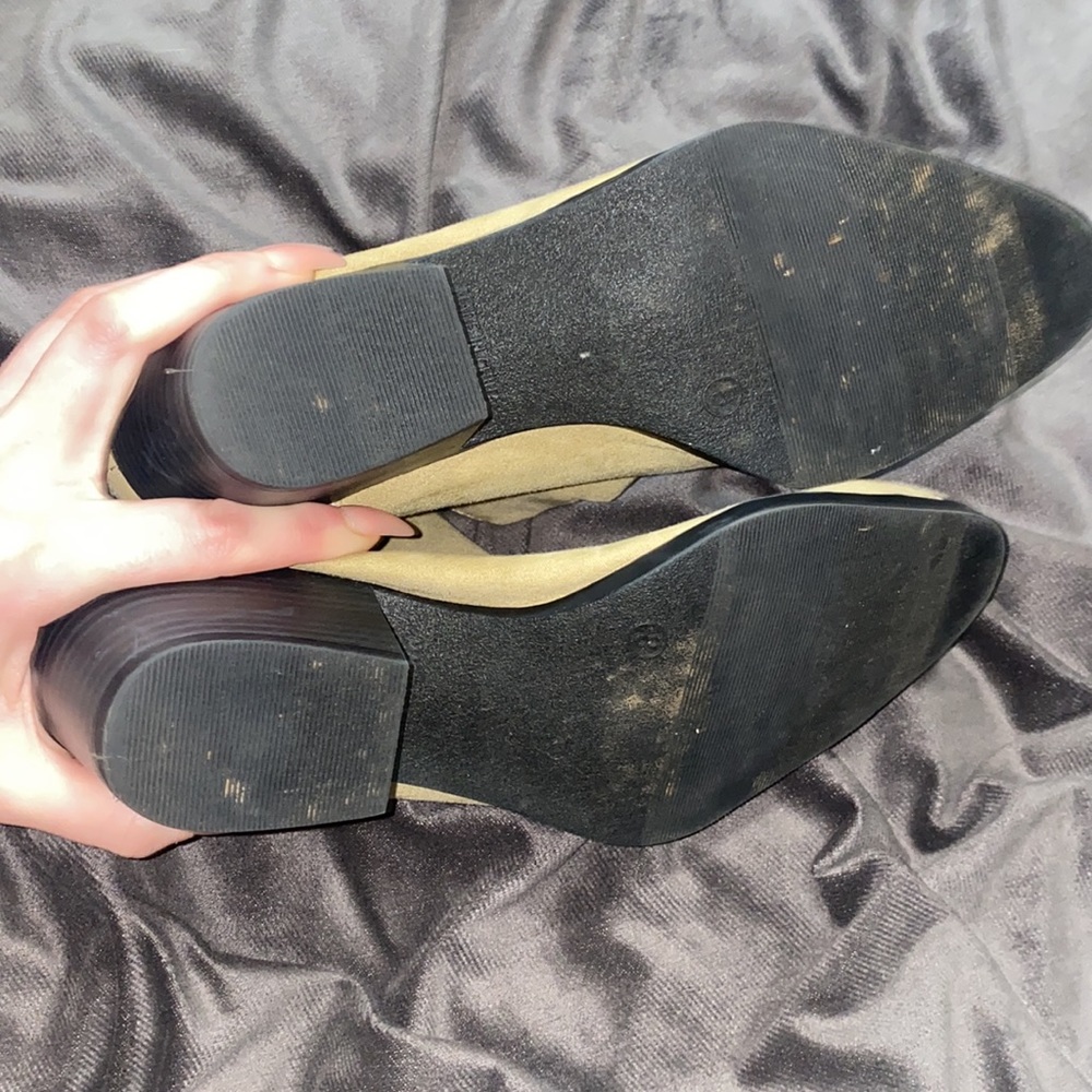 🛍️Cute heeled tan booties! - Picture 7 of 8